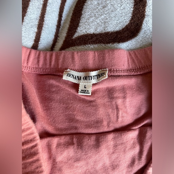 Top - Picture 2 of 2